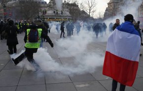 إضراب واسع لعمال المواصلات يشل الحركة في باريس