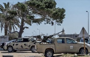 حكومة الوفاق الوطني تتهم قوات حفتر بقصف مطار معيتيقة + فيديو