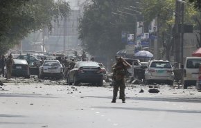 طالبان تهاجم تجمعا انتخابيا لغني ومقرا للجيش بكابل