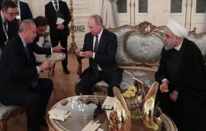 بالصور.. أردوغان يضيف بوتين وروحاني التين التركي في أنقرة