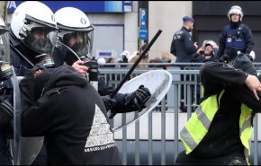 بالفيديو.. مواجهات في باريس والشرطة تعتقل أكثر من 100 متظاهر
