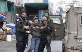 قوات الاحتلال تعتقل فتى فلسطينيا في القدس المحتلة