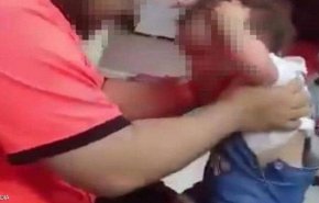 بعد الفيديو الصادم.. شرطة الرياض تعتقل 'معذب الرضيعة'