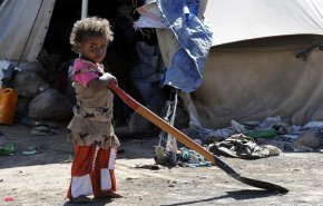 شاهد.. هذا ما يجري في مخيمات اللاجئين في اليمن