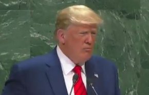 چرت‌زدن وزیر تجارت آمریکا هنگام سخنرانی ترامپ در سازمان ملل + فیلم
