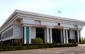 كازاخستان تسدد ديون نصف مليون مواطن