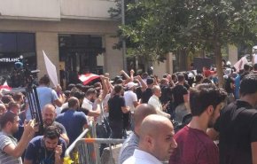 احتجاجات الشارع اللبناني بين ضغط الخارج ومطالب المواطنيين