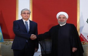 روحاني يؤكد على أهمية اتفاقية أكتائو بشأن النظام القانوني لبحر قزوين 