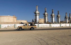 النفط الليبية تحذر من انخفاض إنتاج النفط الخام