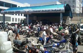 بعد فشلها ميدانيا..السعودية تنتقم من اليمنيين بسلاح النفط 