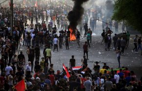 السلطات العراقية تتهم مندسين باستهداف المتظاهرين وقوات الأمن