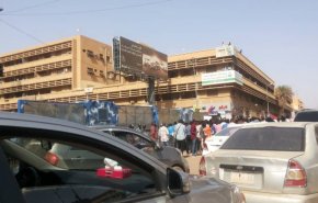 الشرطة السودانية تفض موكب طبول السلام أمام القصر الرئاسي
