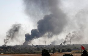 قتلى وجرحى بين المدنيين في قصف جوي لسيارات في سوريا