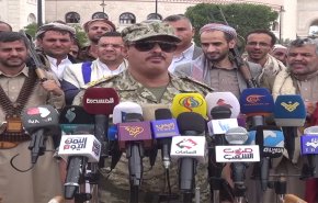 قائد عسكري يمني ينشق عن العدوان ويعود إلى صنعاء+فيديو