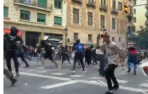 مواجهات بين متظاهرين والشرطة في برشلونة