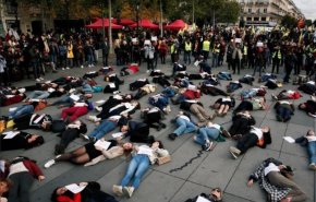 زنان فرانسوی در اعتراض به خشونت خانگی تظاهرات کردند