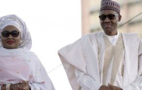 حرب تشتعل داخل أسرة الرئيس النيجيري
