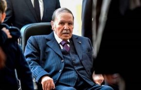وزير من حكومة بوتفليقة أول المترشحين لانتخابات الرئاسة الجزائرية