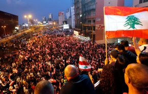 شاهد..الشارع اللبناني المتظاهر قد يتحول لشوارع،إذا... 