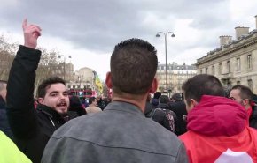 هيئات مغربية تندد بحرق علم المغرب في مسيرة بباريس