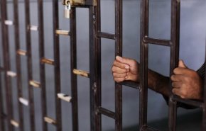 عقاب معتقل بحرینی بالحبس الإنفرادي بعد اعتراضه على الحاجز الزجاجي