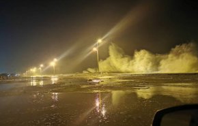 مشاهد لتأثير إعصار كيار على سواحل عمان