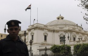 برلمان مصر يتخذ إجراءاً ضد نائب طالب برحيل السيسي