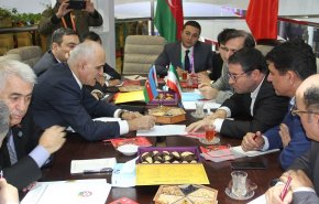 تأكيد اذربيجاني على تنمية العلاقات التجارية مع ايران