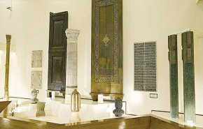 عكاظ: التركي تسلل الى متحف مكة عبر فتحات التكييف