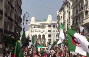 الجزائر.. تصعيد الاحتجاجات قبل انتخابات الرئاسة الشهر القادم