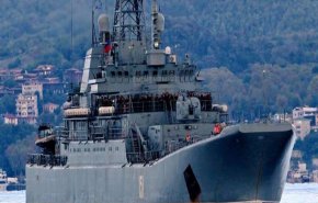 سفينة الإنزال الكبيرة الروسية تتجه إلى ميناء طرطوس السوري
