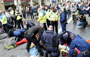 شاهد بالفيديو...لاجئ سوري ”بطل“ يتصدى لمحاولة حرق القرآن في النرويج