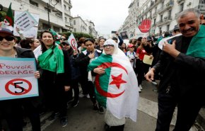 أول محاكمة علنية لمسؤولين ورجال أعمال في الجزائر