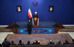 روحاني: الضغوط الامريكية لم تركع الشعب الايراني