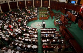 تونس... نواب يعتصمون داخل البرلمان ويهددون بالتصعيد