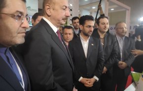 الرئيس الأذربيجاني يتفقد جناح الشركات الإيرانية في معرض باكوتل