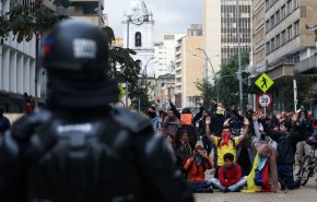 تظاهرات ضخمة مستمرة في كولومبيا ضد الحكومة والرئيس