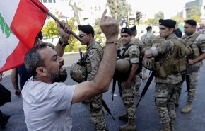 استمرار الازمة السياسية في لبنان و اقفال المؤسسات و الشركات