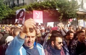 تظاهرات هزاران دانشجوی الجزایر در مخالفت با انتخابات 