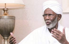 السودان... اعتقال مساعد البشير على خلفية تحقيقات انقلاب 1989