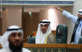 رئيس البرلمان الكويتي يشعل مواقع التواصل
