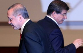 داوود أوغلو يشكل حزباً جديداً لمنافسة أردوغان 