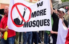 حملات روزانه به مسلمان‌ها در آلمان؛ نزدیک به ۲۰۰ حادثه اسلام‌ستیزانه در ۳ ماه
