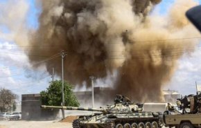 ليبيا..جيش حفتر يطلق وابلا من الصواريخ على طرابلس 