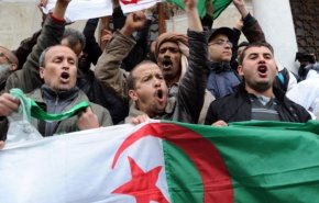 متظاهرون جزائريون أصيبوا في العين برصاص مطاطي