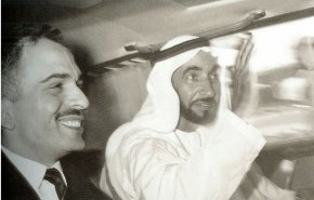 لماذا انصدم الشيخ زايد اثر طلبه من الملك حسين مساعدته بكتابة تاريخ الإمارات؟