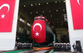 اولین زیردریایی بومی ترکیه به آب انداخته شد/اردوغان: از سوریه و لیبی عقب‌نشینی نمی‌کنیم