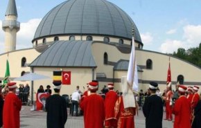 انتقاد روزنامه بلژیکی از اعزام روحانیون ترکیه‌ای به مساجد این کشور