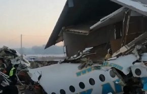 شهود عيان يروون تفاصيل تحطم طائرة الركاب الكازاخستانية