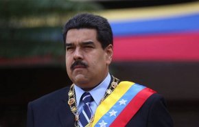 مادورو يطالب بتسليم 5 جنود فنزويليين فروا للبرازيل